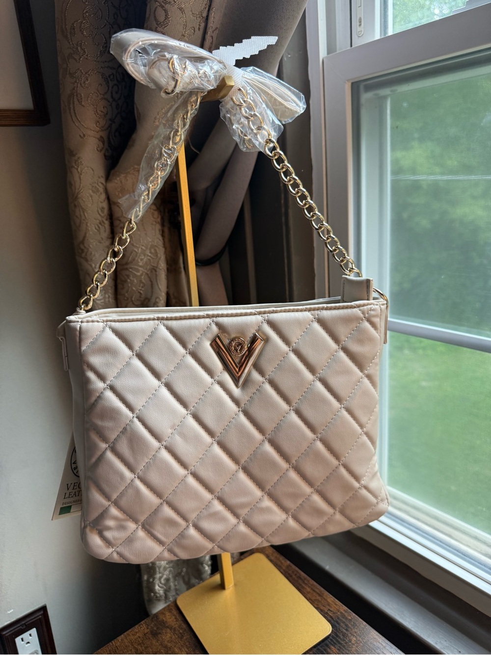 Valentino Orlandi Quilted Cream Crossbody with Gold Chain and V Emblem